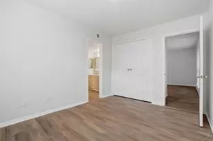 1860 White Oak Dr, Houston, TX 77009 - Photo 13