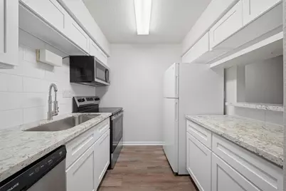 1860 White Oak Drive #333, Houston, TX 77009 - Photo 9