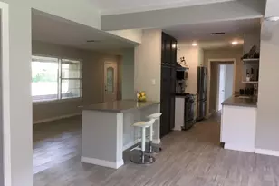 105 Marrakech Ct, Bellaire, TX 77401 - Photo 3