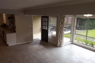 105 Marrakech Ct, Bellaire, TX 77401 - Photo 11