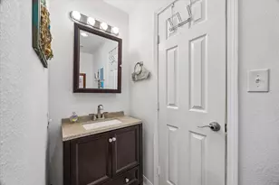 6610 Fairway Dr, Galveston, TX 77551 - Photo 9