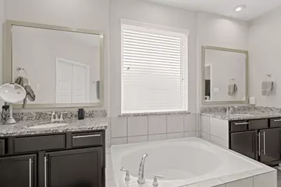 10407 Tranquil Cove Drive, Houston, TX 77043 - Photo 27