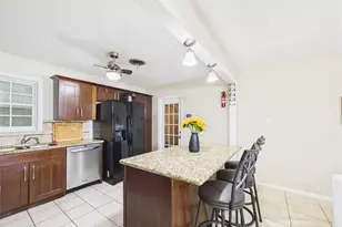 505 S Circle Dr, Baytown, TX 77520 - Photo 11