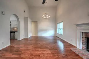9859 Meadow Bend Ln, Houston, TX 77065 - Photo 5