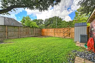 9859 Meadow Bend Ln, Houston, TX 77065 - Photo 25
