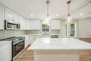 717 Clayton St, Tomball, TX 77375 - Photo 1