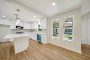 717 Clayton St, Tomball, TX 77375 - Photo 9