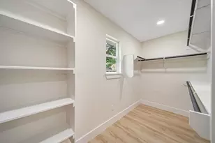 717 Clayton St, Tomball, TX 77375 - Photo 17