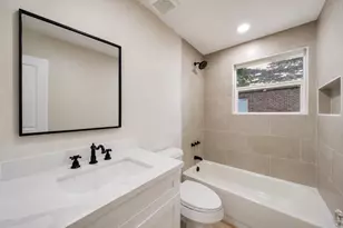 717 Clayton St, Tomball, TX 77375 - Photo 15