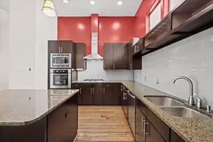 1304 W Dallas St, Houston, TX 77019 - Photo 9