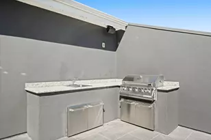 1304 W Dallas St, Houston, TX 77019 - Photo 27