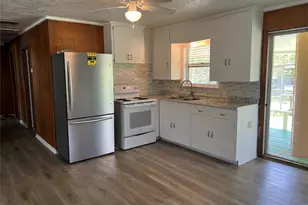 215 13th St, San Leon, TX 77539 - Photo 3
