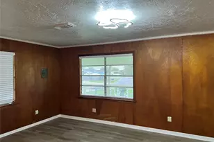 215 13th St, San Leon, TX 77539 - Photo 5