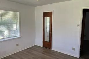 215 13th St, San Leon, TX 77539 - Photo 7