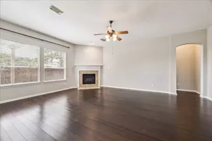 2821 Chinaberry Park Ln, League City, TX 77573 - Photo 3