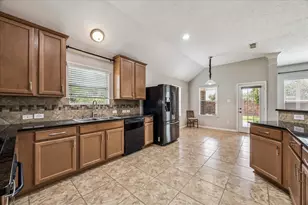2821 Chinaberry Park Ln, League City, TX 77573 - Photo 5