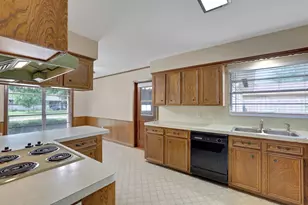 9526 Vogue Ln, Houston, TX 77080 - Photo 5