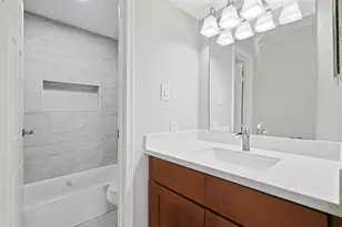 2750 Holly Hall St, Houston, TX 77054 - Photo 17