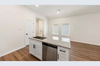 313 N Woodson Street, Willis, TX 77378 - Photo 7