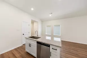 313 N Woodson St, Willis, TX 77378 - Photo 7