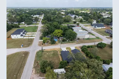 313 N Woodson Street, Willis, TX 77378 - Photo 19