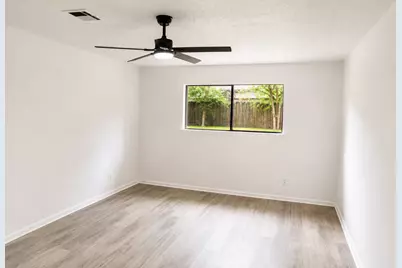 10710 Sandy Shoals Drive, Houston, TX 77071 - Photo 17