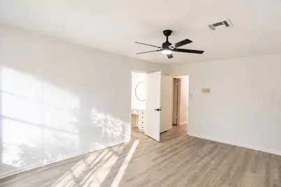 10710 Sandy Shoals Drive, Houston, TX 77071 - Photo 21