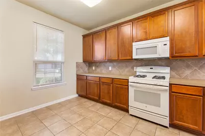 5310 Meadow Canyon Drive, Sugar Land, TX 77479 - Photo 13