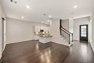 708 Ivory Manor Dr, Houston, TX 77018 - Photo 5