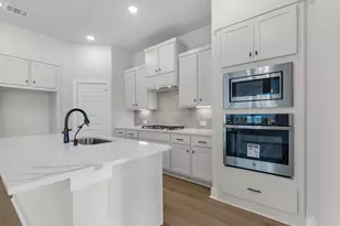 14951 Clover Mdw Ln, Montgomery, TX 77316 - Photo 3