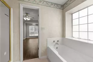 9680 N Nevada St, Beaumont, TX 77707 - Photo 13