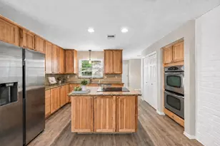 11410 Overbrook Ln, Houston, TX 77077 - Photo 9