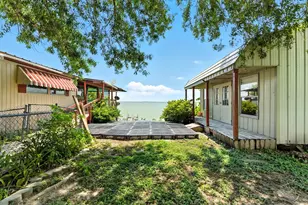 2938 Bay Oaks Harbor Dr, Baytown, TX 77523 - Photo 5