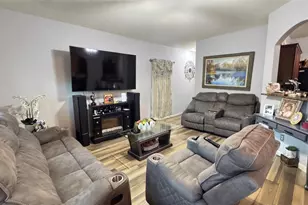 10919 Panther Ct, Houston, TX 77099 - Photo 5