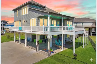 878 Surf Road, Crystal Beach, TX 77650 - Photo 5