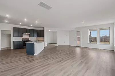 5619 Sanderling Circle, Hitchcock, TX 77563 - Photo 7