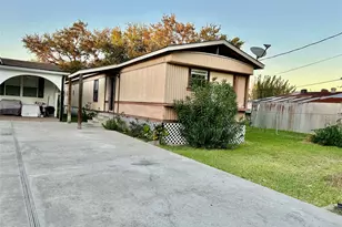 13819 Eagle Pass St, Houston, TX 77015 - Photo 9