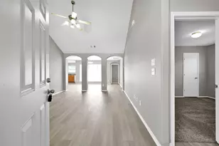 2214 Shady Tree Ln, Conroe, TX 77301 - Photo 3