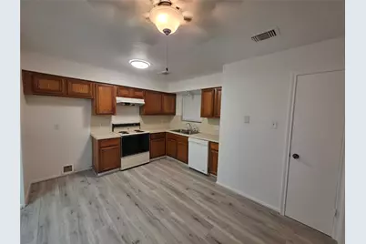 8522 Fawn Terrace Drive, Houston, TX 77071 - Photo 9