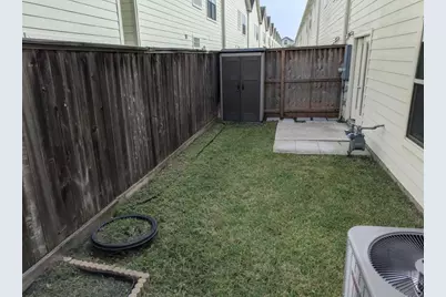 3730 Main Poplar Dr, Houston, TX 77025 - Photo 19