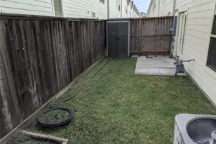 3730 Main Poplar Dr, Houston, TX 77025 - Photo 19