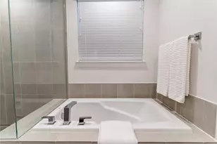 308 Jensen Dr, Houston, TX 77020 - Photo 33