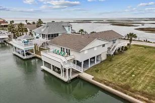 4231 Jolly Roger Rd, Jamaica Beach, TX 77554 - Photo 1
