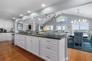 4231 Jolly Roger Rd, Jamaica Beach, TX 77554 - Photo 15