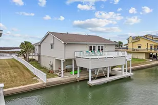 4231 Jolly Roger Rd, Jamaica Beach, TX 77554 - Photo 3