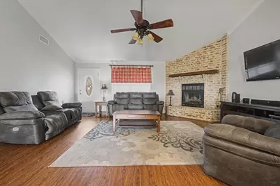 221 North Lake Drive, Winnie, TX 77665 - Photo 5