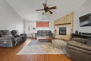 221 N Lake Dr, Winnie, TX 77665 - Photo 5