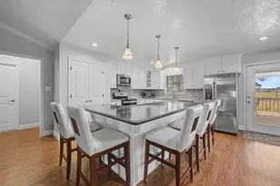 221 N Lake Dr, Winnie, TX 77665 - Photo 9