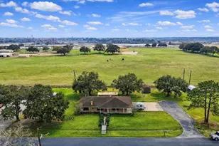 221 N Lake Dr, Winnie, TX 77665 - Photo 21