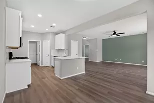 7611 Dragon Pearls Ln, Conroe, TX 77304 - Photo 5